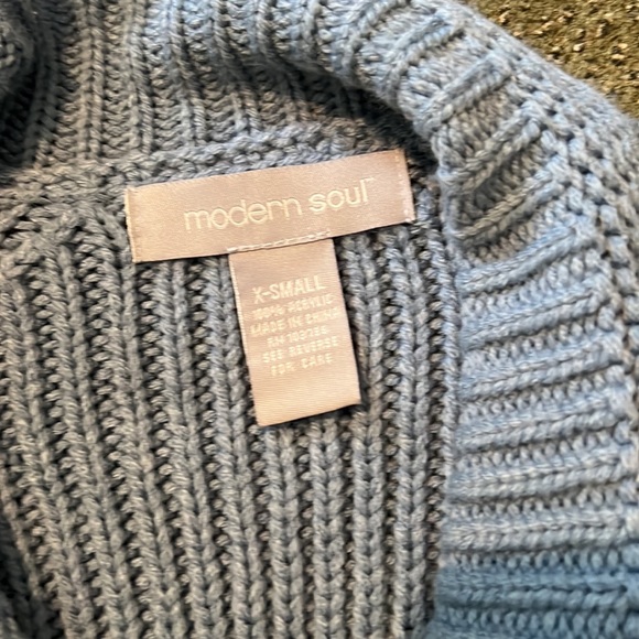 Sweater - Picture 3 of 4